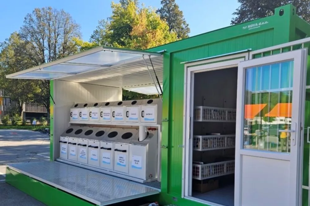 Iz odpadnega jedilnega olja izdelali lo&scaron;ko svečko