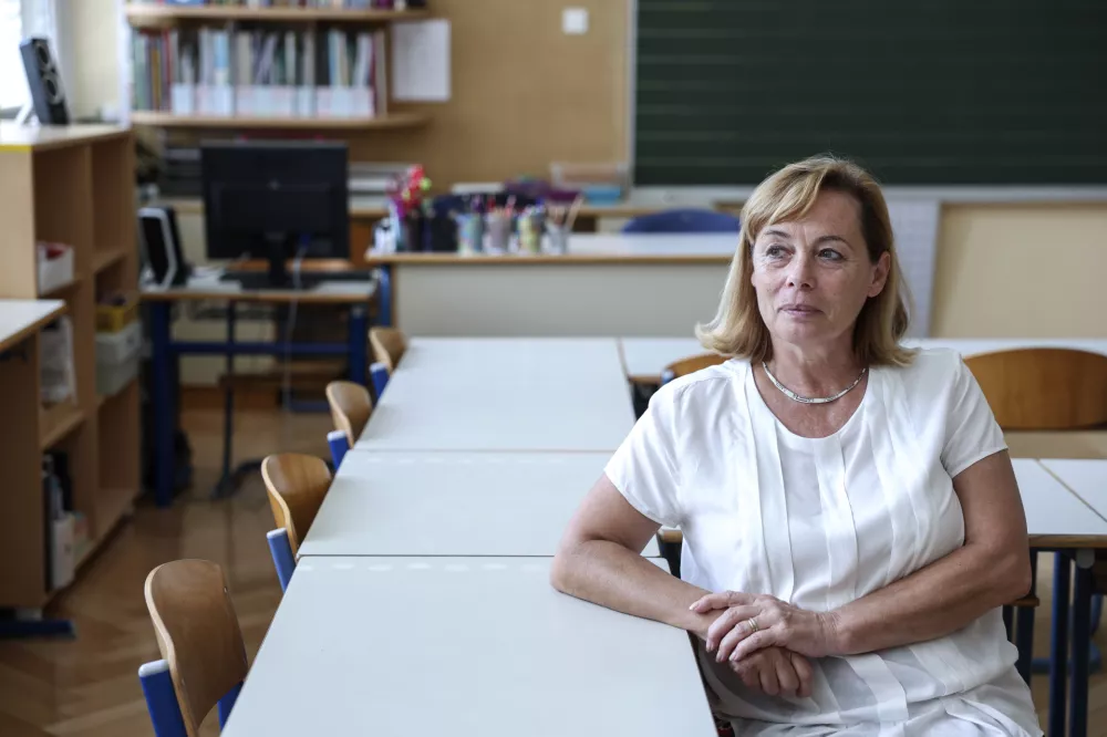 Mojca Mihelič, ravnateljica:&nbsp;&raquo;Generacija star&scaron;ev, ki zdaj vzgaja otroke, pogosto že sama izhaja iz permisivne vzgoje. To pomeni, da nekateri nikoli niso zares odrasli in se v odnosu do &scaron;ole vedejo kot otroci.&laquo; / Foto:&nbsp;Jaka Gasar