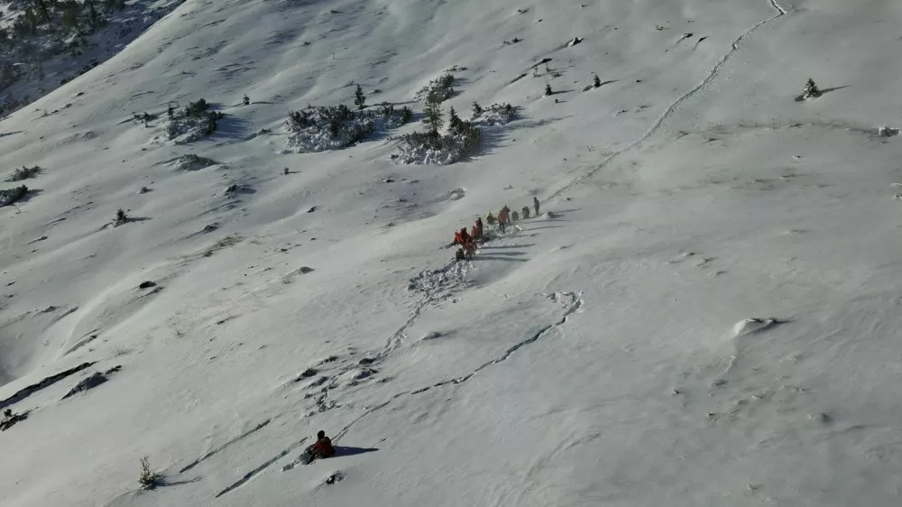 Gorsko re&scaron;evanje na Toscu, trije umrli v plazu