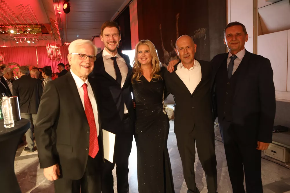 Srebrni jubilej zlatih gazel