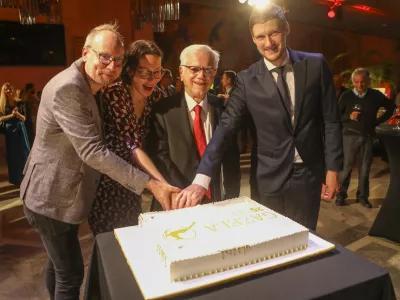 DOCENTRIC, Jurij Leskovec, ANA GLIGORIJEVIĆ, Bogomir Stra&scaron;ek, Simon Mesec23.10.2025 - Gazela 2025 - sklepna prireditev Slovenska gazela 2025 v organizaciji časnika Dnevnik, slavnostna razglasitev zlate Gazele za leto 2025. Cankarjev dom //FOTO: Luka Cjuha