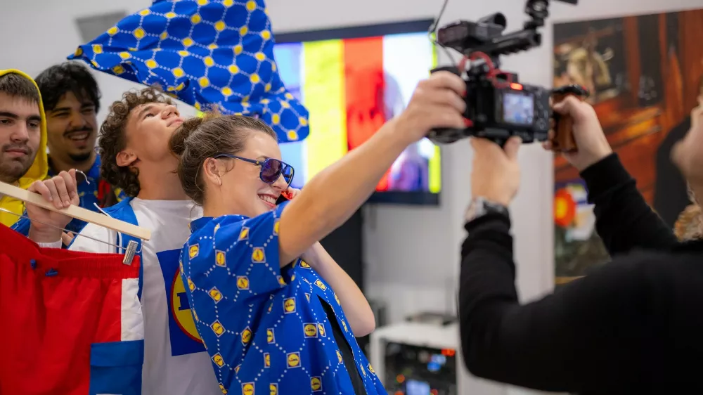  v Lidlu Slovenija kolekcijo in kampanjo #VseImam, ki poudarja, da so njihova oblačila namenjena prav sem, predstavili &scaron;e na ekskluzivnem Pop-Up dogodku v sredi&scaron;ču Ljubljane.