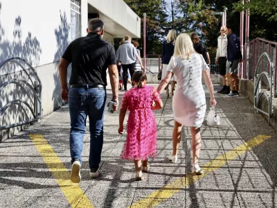 Prvi &scaron;olski dan, &scaron;ola, Osnovna &scaron;ola Majde Vrhovnik, prvo&scaron;olci F Jaka Gasar