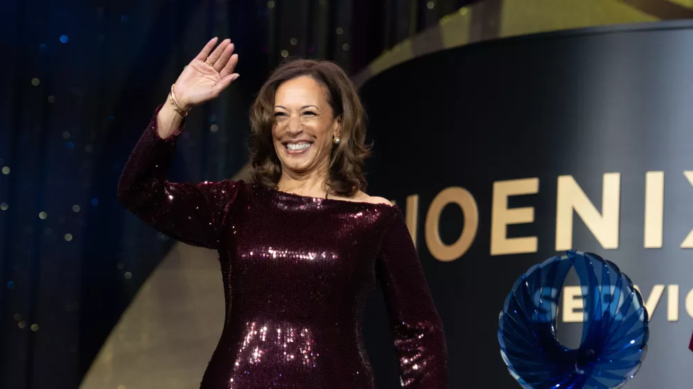Former Vice President Kamala Harris receives the Congressional Black Caucus Foundation Phoenix Award in Washington, on Saturday, Sept. 27, 2025. (AP Photo/Cliff Owen)
