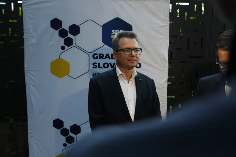 - 11.05.2025. Referendum 2025, Zvone Černač, SDS, izjava. Foto: Bojan Velikonja i