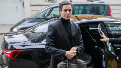 Ljubljana, vlada.Izredna seja vlade.Minister za delo, druzino, socialne zadeve in enake moznosti Luka Mesec.