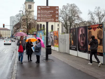- 21.11.2016 - Gosposvetska cesta v Ljubljani - reklamni pano - plakatiranje - //FOTO: Matjaž Ru&scaron;t