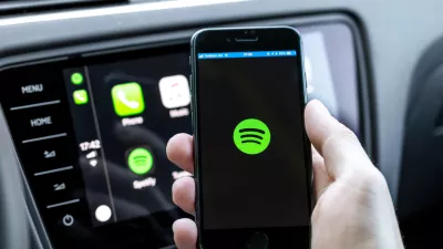 Spotify je vse bolj priljubljen tudi v avtomobilih. / Foto: Istock