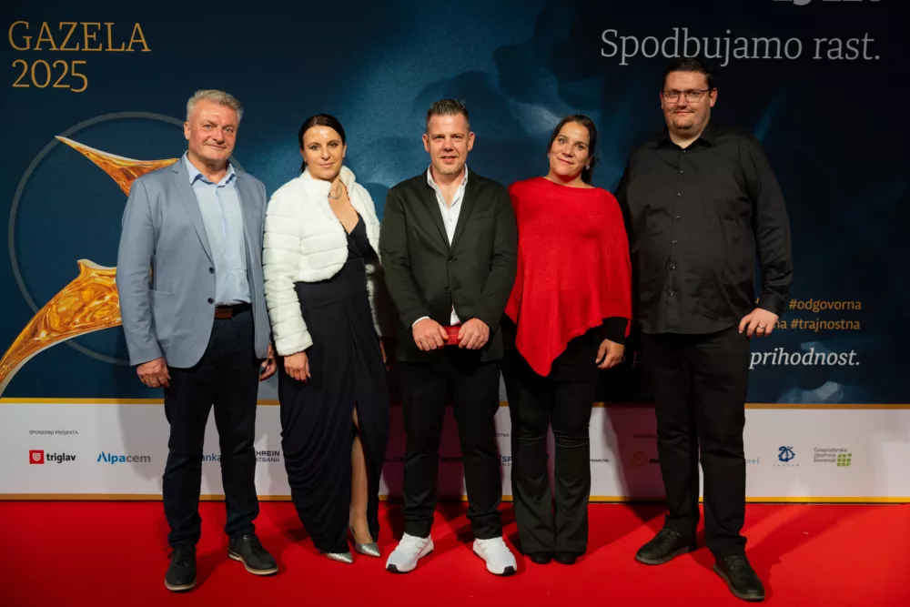 ROSI TEH - Roman Mikolič z ženo in sodelavci (Foto: Adrian Pregelj)