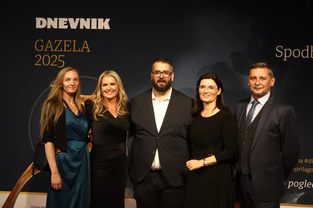 Od leve proti desni: Mirha Demić, Bernarda Žarn, Stipe Grubi&scaron;ič, Tatjana Tanackovič, Miran Lesjak (Foto: Luka Cjuha)
