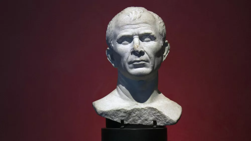 razkriti julij cezar