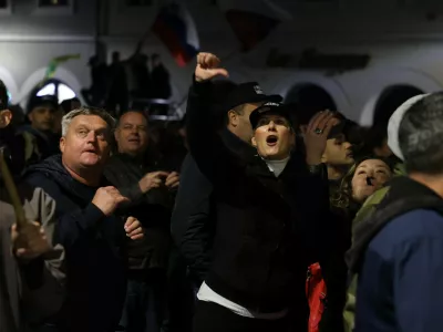 Nezadovoljstvo ob nagovoru premierja Goloba. Foto: Jaka Gasar