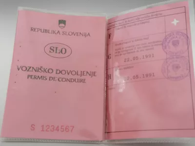 Marsikdo ima staro dovoljenje &scaron;e vedno doma. / Foto: Dokumentacija