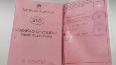Marsikdo ima staro dovoljenje &scaron;e vedno doma. / Foto: Dokumentacija