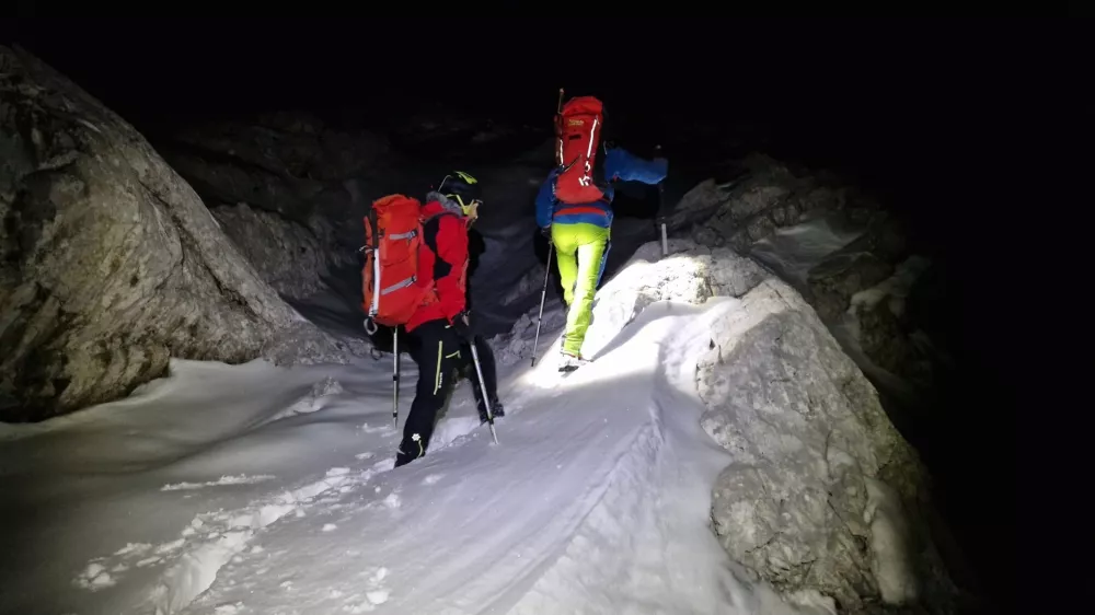 Re&scaron;evalci GRS Kamnik so iz bivaka pod Skuto re&scaron;evali planince. 