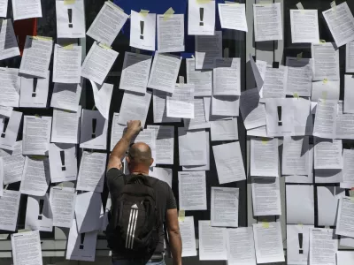 - 26.05.2020 - protest Aktiva delavk in delavcev v kulturi - Akcija za kulturo, na kateri so kulturniki opozorili na pomanjkljiv odziv ministrstva za kulturo v času epidemije novega koronavirusa; Muzejska plo&scaron;čad na Metelkovi, FOTO: Luka Cjuha