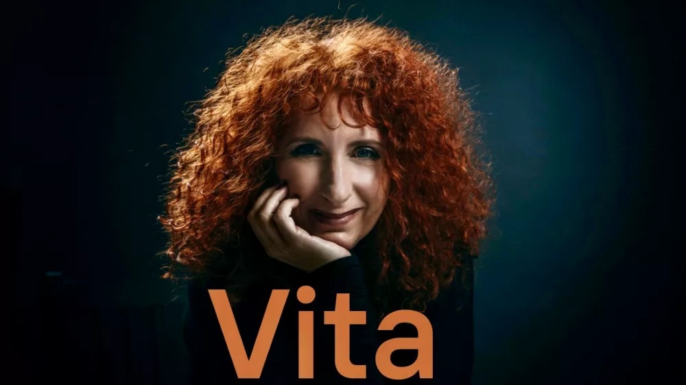 Vita Mavrič bo v torek v Linhartoni dvorani Cankarjevega doma izvedla koncert La&nbsp;Vita&nbsp;&egrave; bella / &Scaron;ansoni v ogledalu. / Foto: arhiv umetnice