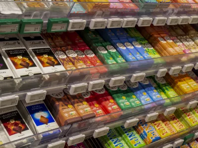 Bodite pozorni na to, kaj pi&scaron;e na ovitku. Slika je simbolična.