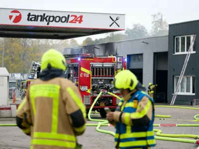 V bližini je tudi bencinska črpalka, kar je &scaron;e povečalo nevarnost požara. / Foto: Profimedia