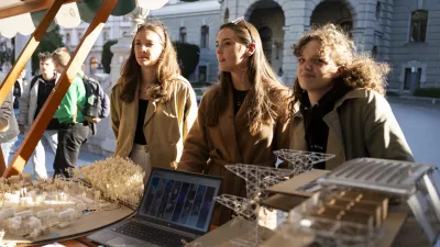 &scaron;tudenti01.10.2025 - tradicionalni Pozdrav brucem, ki ga pripravlja Univerza v Ljubljani skupaj s &Scaron;tudentskim svetom Univerze v LjubljaniFOTO: Nik Erik Neubauer