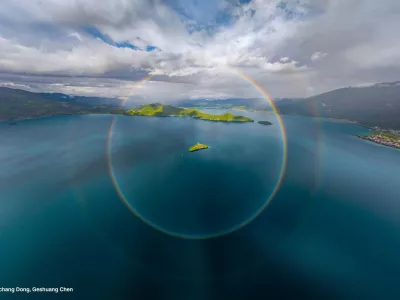 Zmagovalca sta fotografijo mavrice poimenovala Veličasten krog. / Foto: Profimedia/geshuang Chen/shuchang Dong
