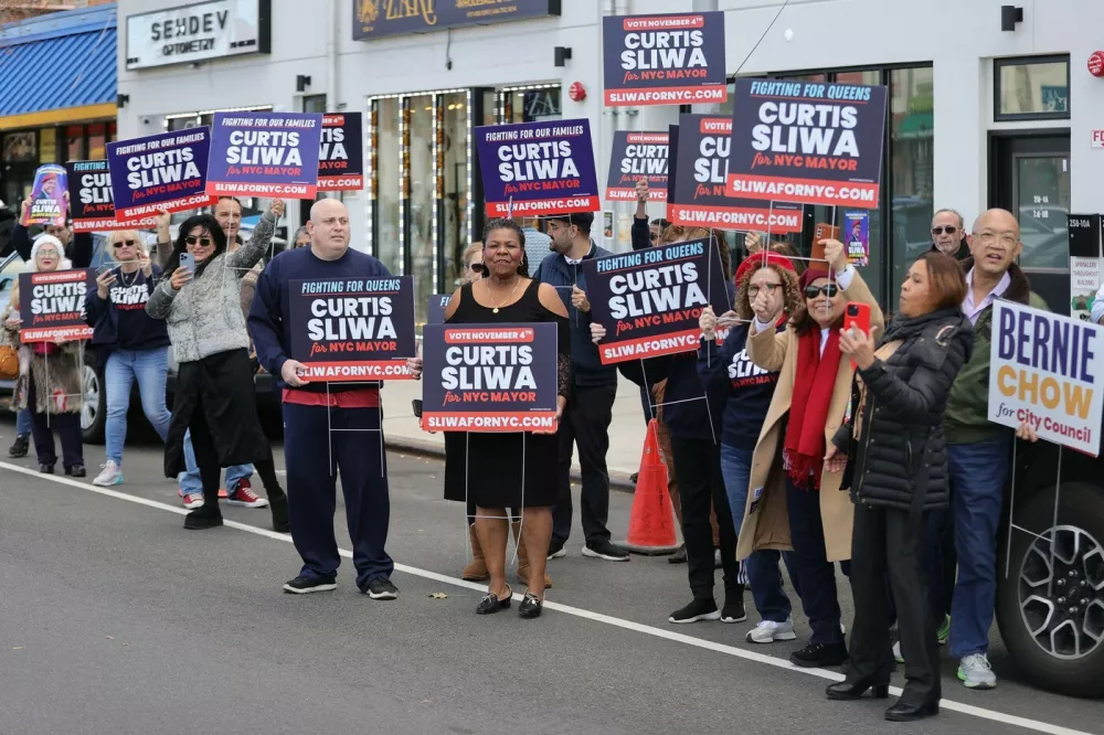 QUEENS, NEW YORK &ndash; NOVEMBER 1, 2025: Mayoral candidate and Guardian Angels founder Curtis Sliwa continued his grassroots outreach with a campaign walk along Hillside Avenue in Queens. Starting near 258th Street by the local Sliwa campaign office, he greeted residents, visited small businesses, and discussed neighborhood safety, transit, and community concerns with voters ahead of Election Day. (Photo: Luiz Rampelotto/EuropaNewswire/Sipa USA),Image: 1049779795, License: Rights-managed, Restrictions: *** World Rights *** Editorial Use Only ***, Model Release: no