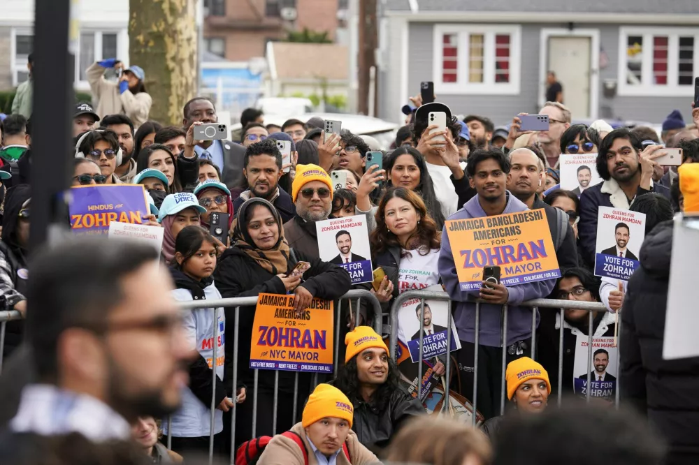 Supporters of Democratic candidate for New York City mayor, Zohran Mamdani, attend a campaign event on the final weekend before the 2025 New York City mayoral Election in the Queens borough of New York City, U.S., November 1, 2025.  REUTERS/Ryan Murphy