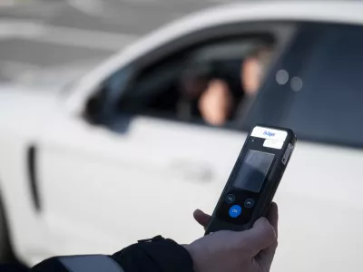 prometni nadzorpolicija - simbolična fotografijaprometna policijavarnost v prometupolicija na motorjihmotoristična policijaprehitri voznikiavtocestna policijaalkotestalkohol v prometu08.04.2025 Policijski nadzor, počivali&scaron;če PovodjeFOTO: Nik Erik Neubauer