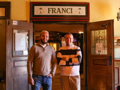 28.10.2025. - Tom Jaki in Vuk Greganović, nova lastnika kultnega lokala Franci v &Scaron;i&scaron;ki.//FOTO: Bojan Velikonja