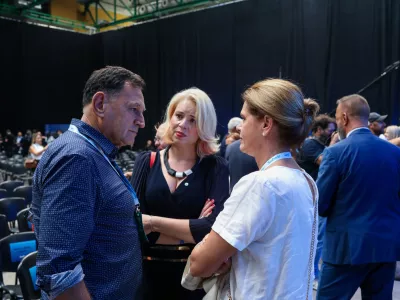  - Andrej Ribič, direktor DARS,- Ur&scaron;ka Klakočar Zupančič, predsednica DZRS,- Alenka Bratu&scaron;ek, ministrica za infrastrukturo,- 19.09.2025. - 5. Kongres Gibanja Svoboda v Kopru.//FOTO: Bojan Velikonja