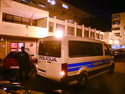 03.11.2025.,Split-Policija ispred prostora kotara Blatine gdje se trebao odrzati dogadjaj u organizaciji Srpskog narodnog vijeca. Photo: Ivo Cagalj/PIXSELL