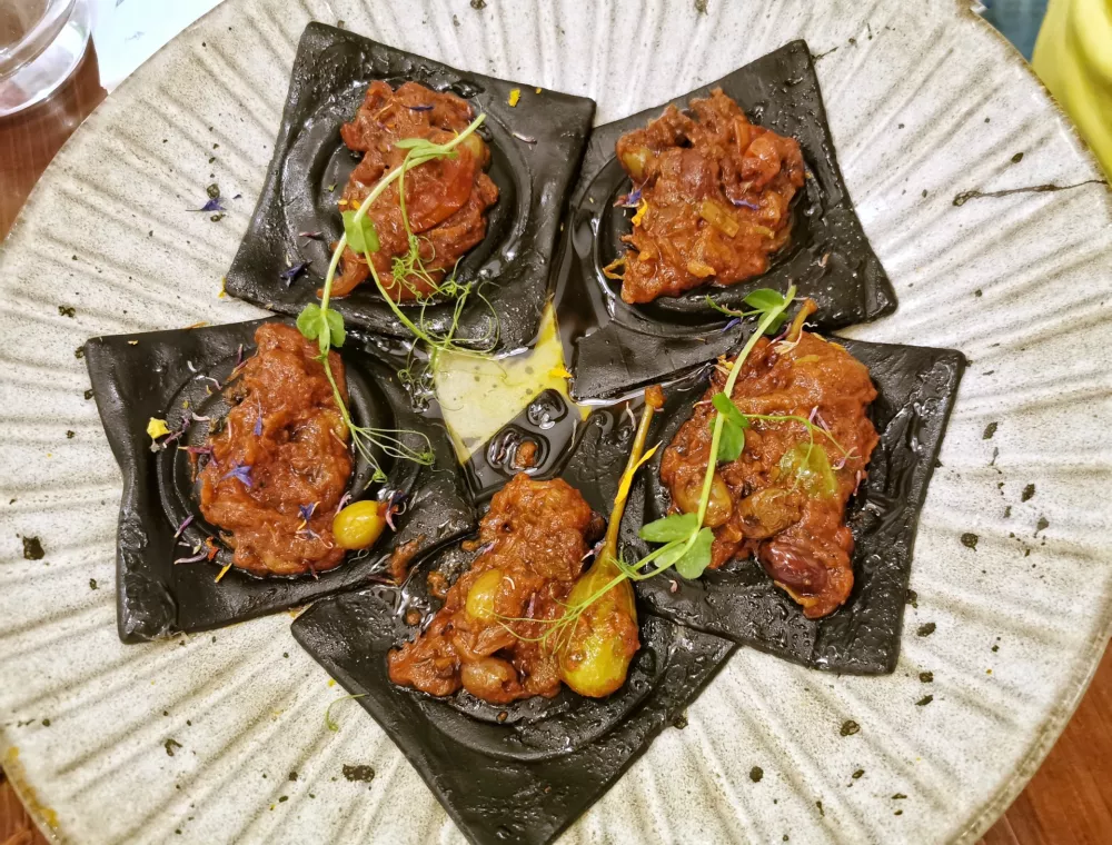 Črni ravioli z bakalarjem, Rostelin Piran