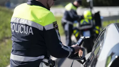 prometni nadzorpolicija - simbolična fotografijaprometna policijavarnost v prometupolicija na motorjihmotoristična policijaprehitri voznikiavtocestna policijaalkotestalkohol v prometu08.04.2025 Policijski nadzor, počivališče PovodjeFOTO: Nik Erik Neubauer
