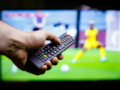 Bralec presenečen: &raquo;Položnica za internet dražja kot za elektriko.&laquo; Zakaj?