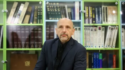 Aleksandar Stanković je zgoržen nad tistimi, ki se zdražajo nad tem, da se kak&scaron;na turistka na Hrva&scaron;kem okopa zgoraj brez. F Pixsell