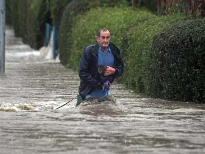 Zase se je država poravnala, poplavljene državljane pa pustila na cedilu