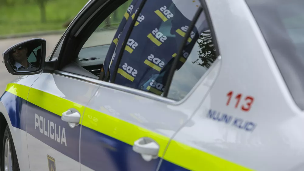 - simbolična fotografija - policija, policist, SDS   - 20.05.2017 - 11. Kongres Slovenske demokratske stranke (SDS) v Mariboru -  //FOTO: Jaka Gasar