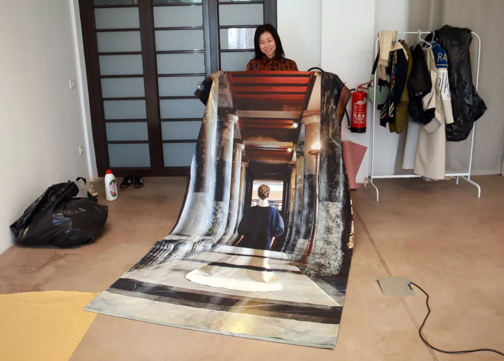 Oblačila, ki se zlijejo z Ljubljano