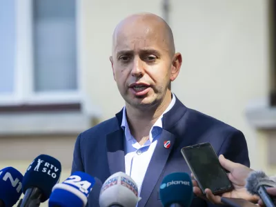 Ribnica, Obcina Ribnica.Sestanek glede aktualnega dogajanja v zvezi z romsko skupnostjo v obcini Ribnica.Zupan obcine Ribnica Samo Pogorelc.