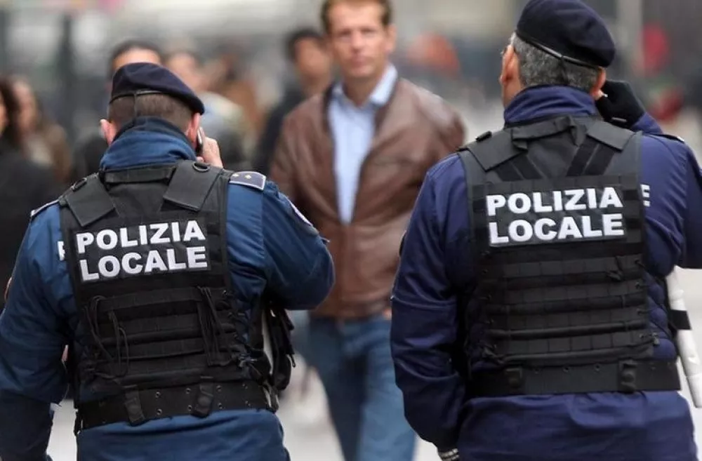 simbolična fotka italija policija