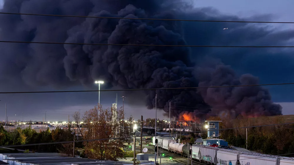 Smoke rises from the wreackage of a UPS MD-11 cargo jet after it crashed on departure from Louisville Muhammad Ali International Airport in Louisville, Kentucky, U.S. November 4, 2025. Jeff Faughender/USA Today Network via REUTERS.   NO RESALES. NO ARCHIVES. THIS IMAGE HAS BEEN SUPPLIED BY A THIRD PARTY   TPX IMAGES OF THE DAY