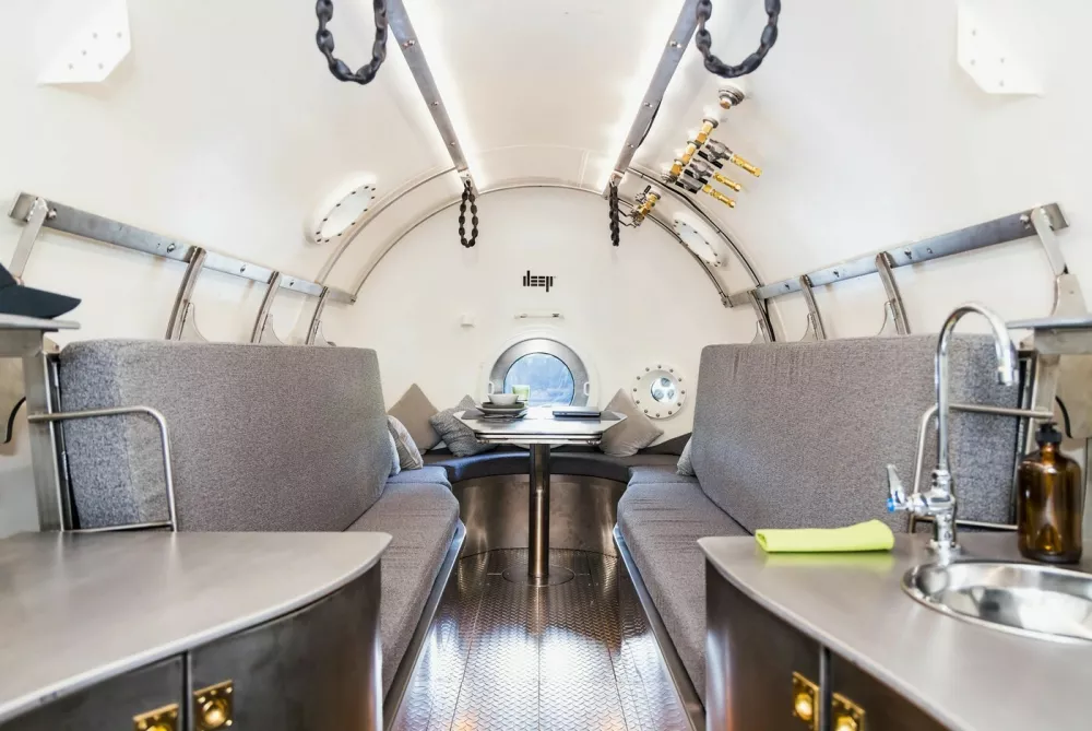 Poskrbljeno je tudi za udobje. / Foto: Deep Research/profimedia