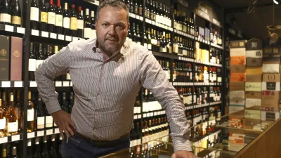 sommelier Ga&scaron;per Čarman - 14.09.2023 - EVino Bar - vinoteka, &Scaron;martinska cesta 53 v Ljubljani //FOTO: Luka Cjuha