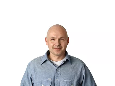 Peter Lov&scaron;in novinar DnevnikZA ONLINE - Redakcija Dnevnik 2024 - portreti za komentarje in kolumne - kolumnisti - komentatorji &ndash; novinarji - portret