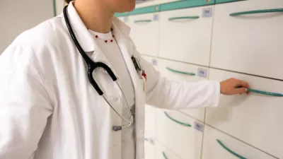 Specialistične ambulante bi selili v bolni&scaron;nice