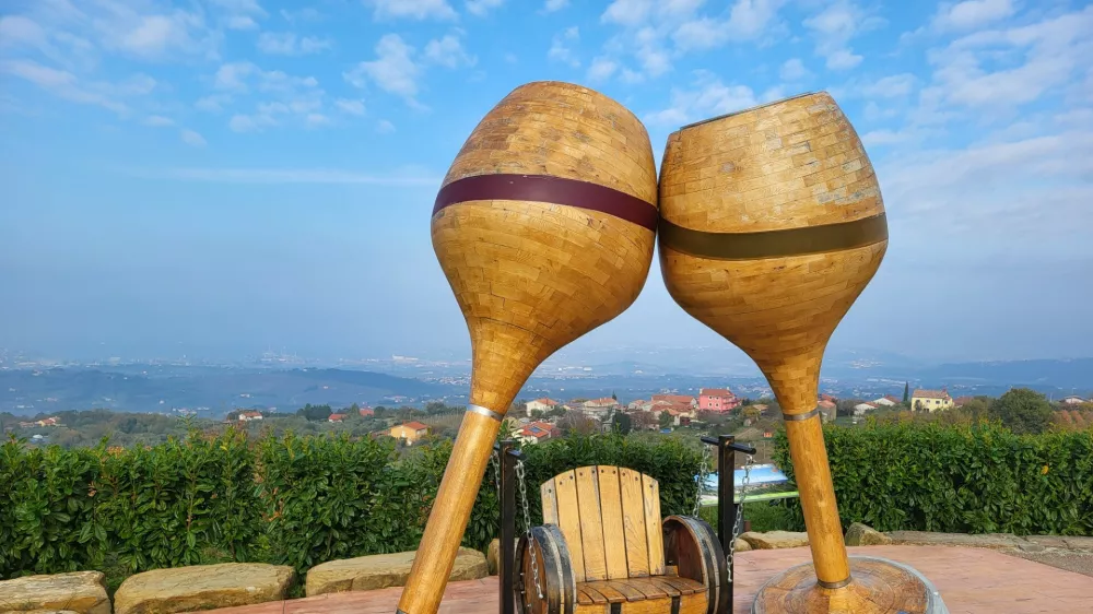 vinska fontana marezige / Foto: Katja Gle&scaron;čič 