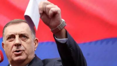 President of Republika Srpska (Serb Republic) Milorad Dodik addresses his supporters reacting to court decision on charges that he defied rulings by an international peace envoy, in Banja Luka, Bosnia and Herzegovina, February 26, 2025. REUTERS/Amel Emric