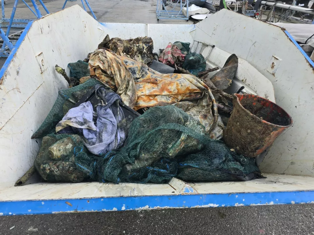 Komunalna podjetja Marjetica Koper, Komunala Izola in Okolje Piran bodo poskrbela za pravilno odstranitev in reciklažo.Foto: Zavod YouSea