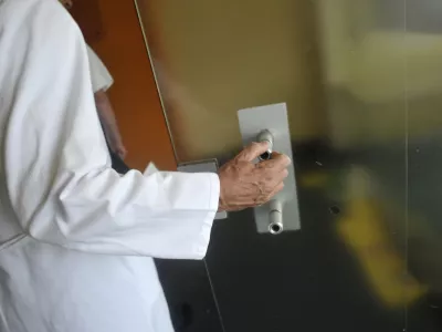 - ilustrativna fotografija zdravstvo, zdravniki, zdravnice, medicinske sestre, UKC Ljubljana, klinični center, bolni&scaron;nica//FOTO: Tomaž Zajel&scaron;nik