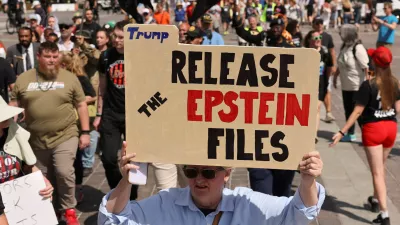 Afera Epstein spet trka na naslovnice: Trump je vedel za dekleta